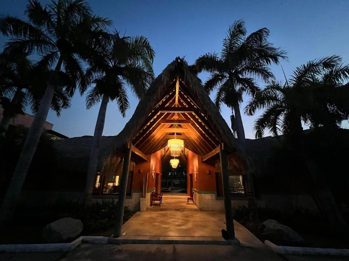 Sunset Boutique Hotel All Suites Punta Cana Exterior foto